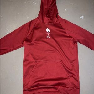Men’s OU hoodie size Large!